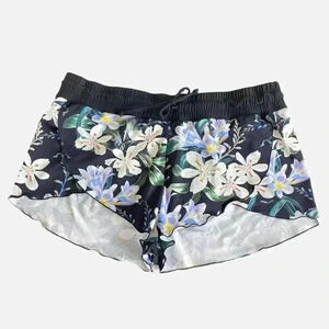 Athleta Black Floral Athletic Shorts Womens Size, Small Hawaiian Flower Running